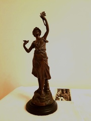 Редкая,  бронзовая , статуэтка -Девушка с цветком F422S352dK